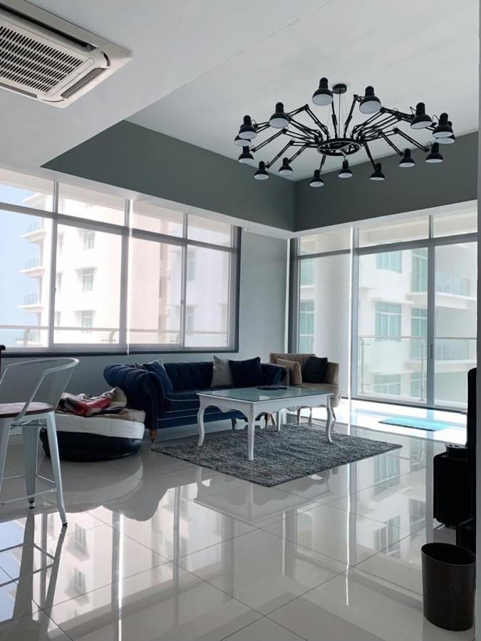 Bay Resort Condominium, 7, Beach-Front Sea View, 6-8 Pax Miri Ngoại thất bức ảnh
